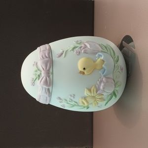 Vintage 1983 Lefton Easter egg